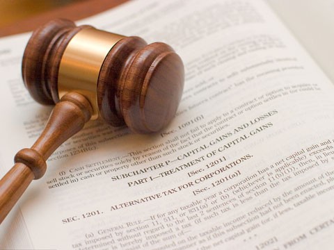 押運員偷配鑰匙盜竊辦公室上萬財物