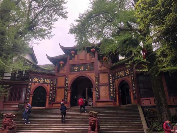 上海公司糾紛律師來談談離婚糾紛中股權分割的法律原則與案例分析